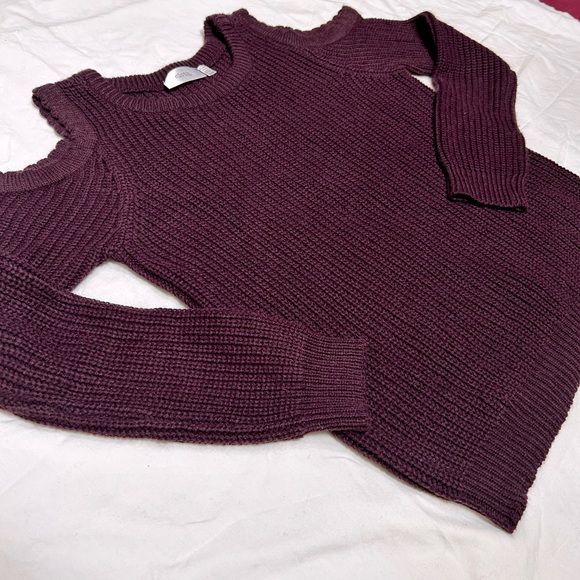 Cloth by RD cold shoulder scoop neck sweater, deep plum. Size XS - Picture 2 of 8